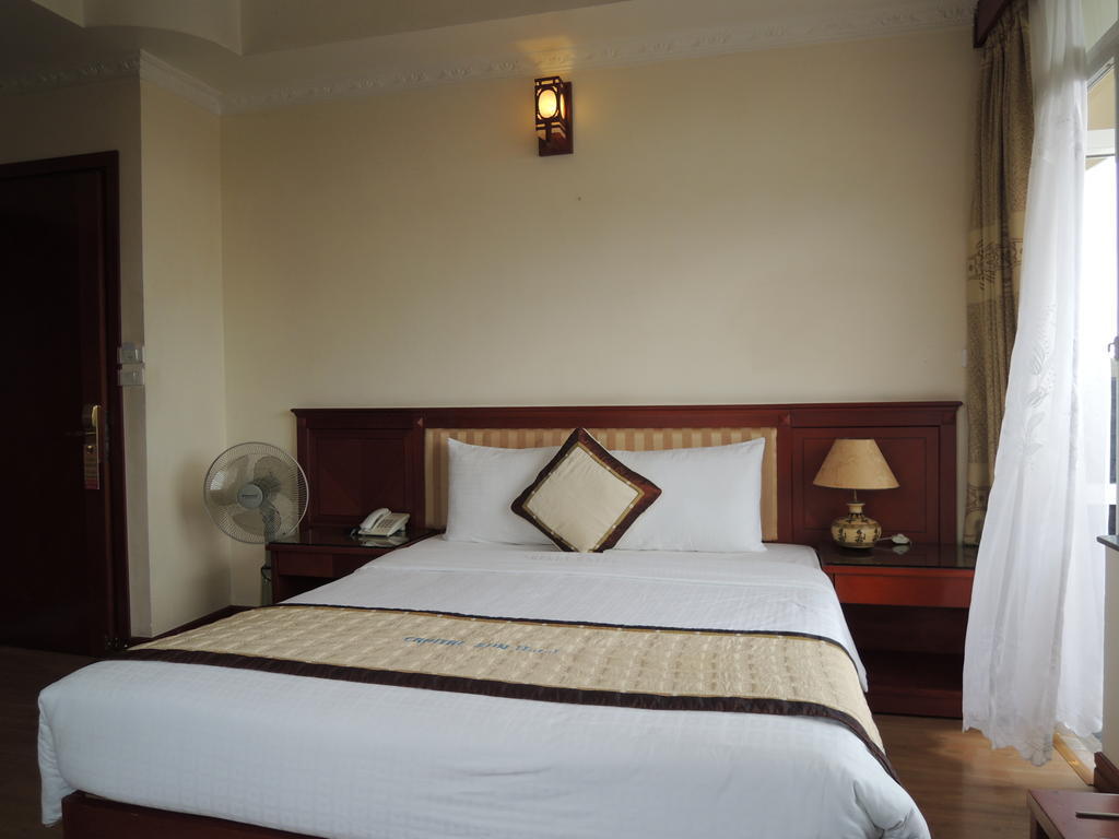 Satel Hotel Hanoi Room photo